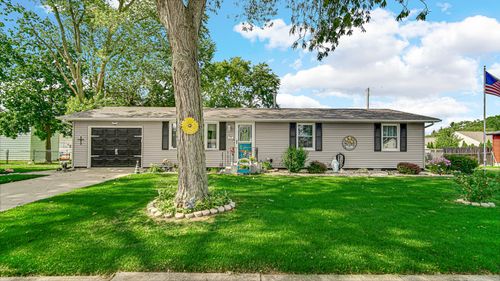 718 W Elizabeth St, Kouts, IN, 46347 | Card Image