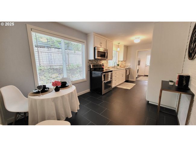 1400 W 40 Th Ave, House other with 3 bedrooms, 2 bathrooms and 1 parking in Eugene OR | Image 25