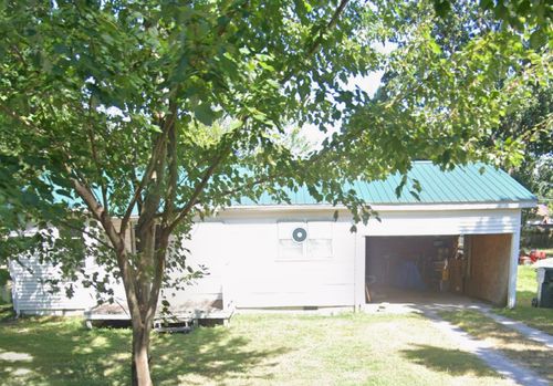 330 N Cherry St, Puryear, TN, 38251-3638 | Card Image