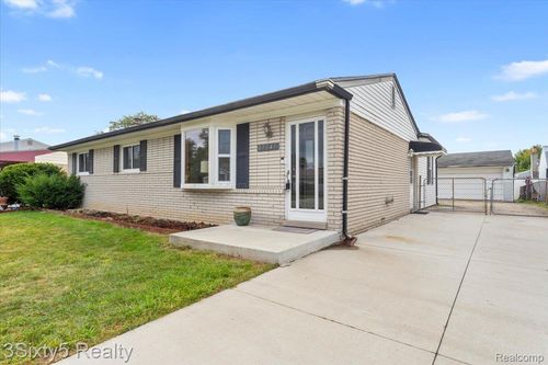 17541 Bodsford St, Woodhaven, MI, 48183-4404 | Card Image