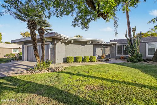 10501 W Pineaire Dr, Sun City, AZ, 85351-1126 | Card Image