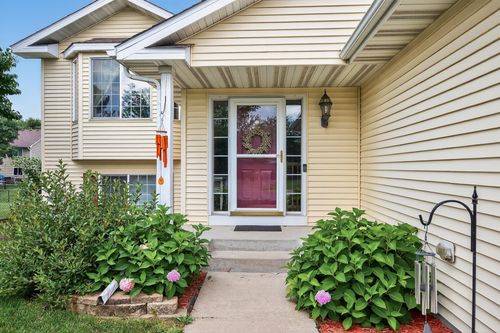 409 11th Ave Ne, Lonsdale, MN, 55046-2303 | Card Image