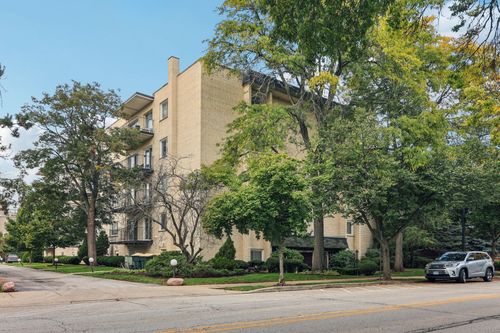 unit-203-8650 Ferris Ave, Morton Grove, IL, 60053-2837 | Card Image