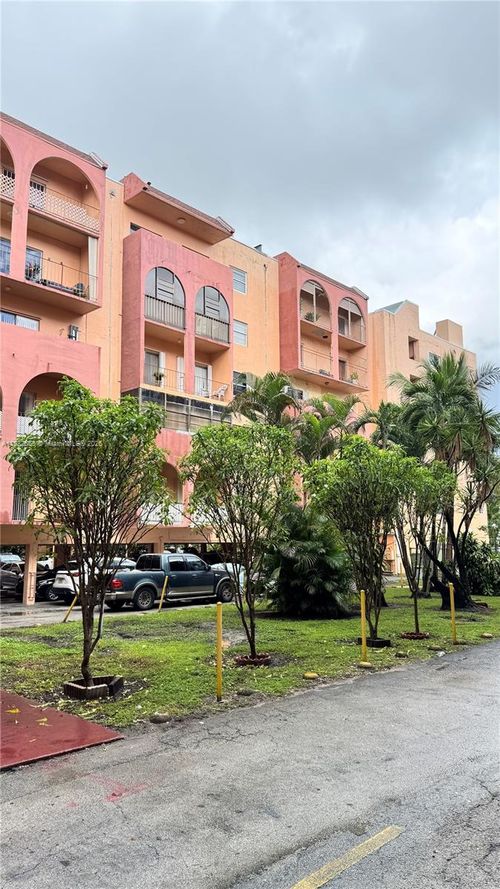 apt-103-460 E 23rd St, Hialeah, FL, 33013-3929 | Card Image
