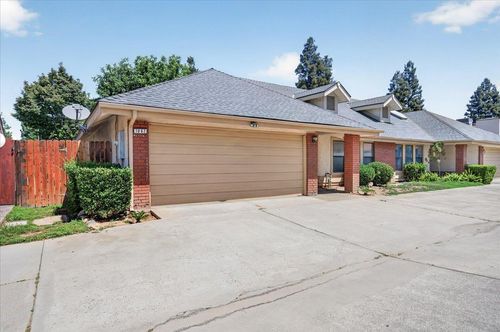 7062 N Teilman Avenue, Fresno, CA, 93711 | Card Image