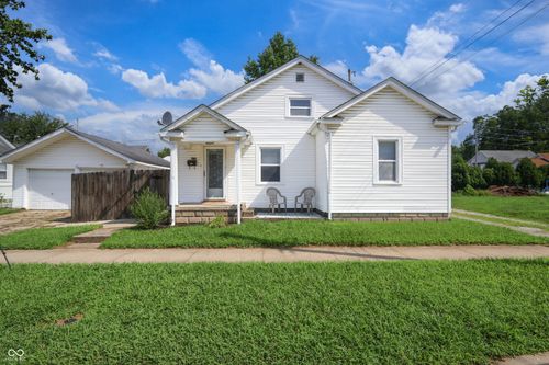 916 11th St, Columbus, IN, 47201-5812 | Card Image