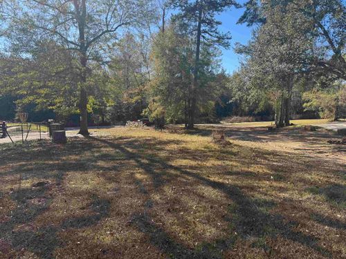 165 Magnolia Gln, Quincy, FL, 32352-8226 | Card Image