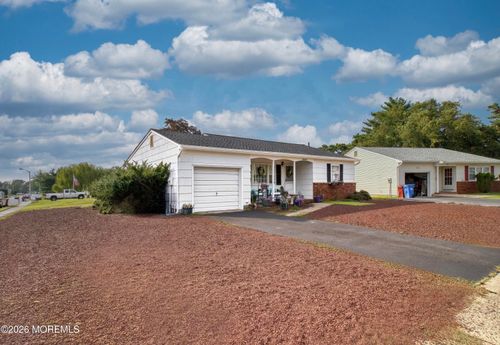 22 Brakenbury Ct, Toms River, NJ, 08757-4422 | Card Image