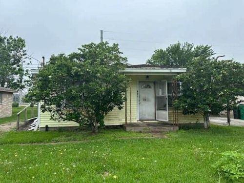 709 W Live Oak St, Angleton, TX, 77515-4262 | Card Image