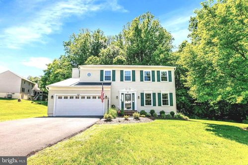 16068 Hayes Ln, WOODBRIDGE, VA, 22191-4537 | Card Image