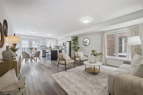26-205 W Oak Trail, Kitchener, ON, N2R0R9 | Card Image