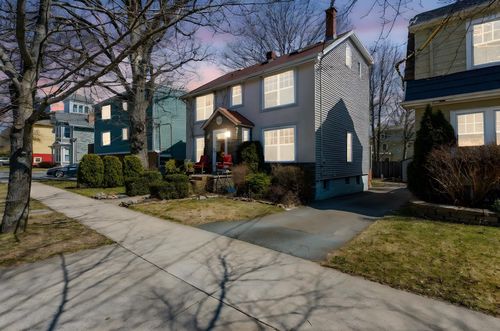 949 Mclean St, Halifax, NS, B3H2V2 | Card Image