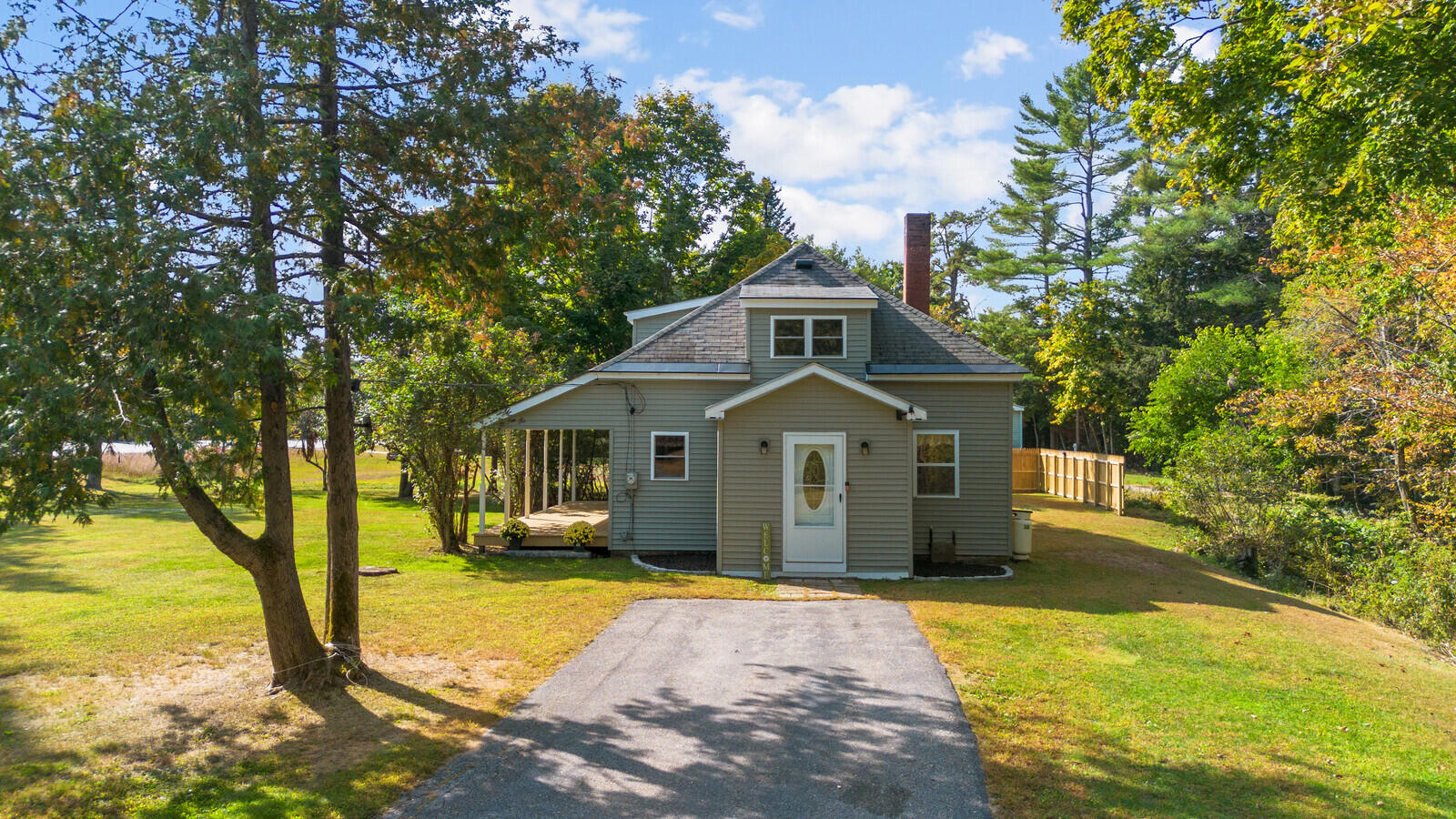 Park St, South Paris, ME 04281