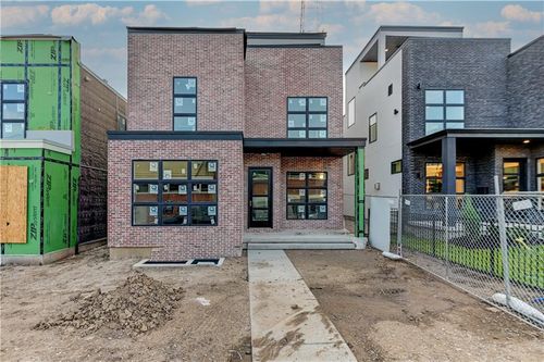 3116 Oak St, Kansas City, MO, 64111-1126 | Card Image