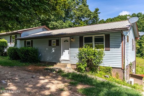 221 Pattie Gap Rd, Philadelphia, TN, 37846-3943 | Card Image