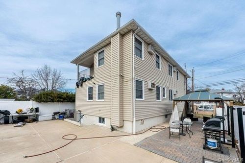 229 Edgewood Ave, Laurelton, NY, 11413-3636 | Card Image