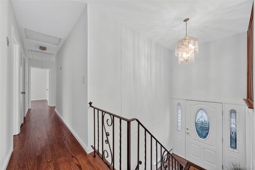 37 Spruce Knls, Putnam Valley, NY, 10579-2038 | Card Image