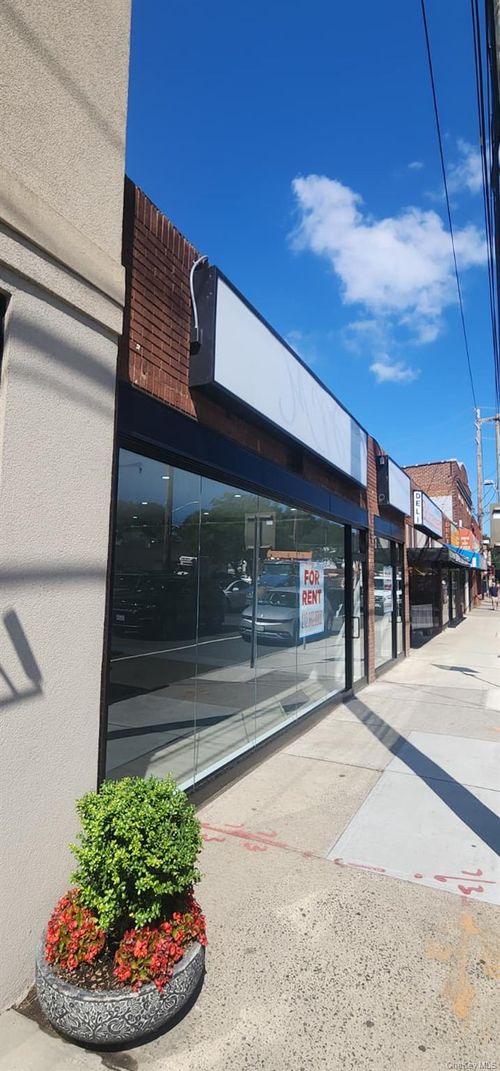 660 Port Washington Blvd, Port Washington, NY, 11050-3734 | Card Image