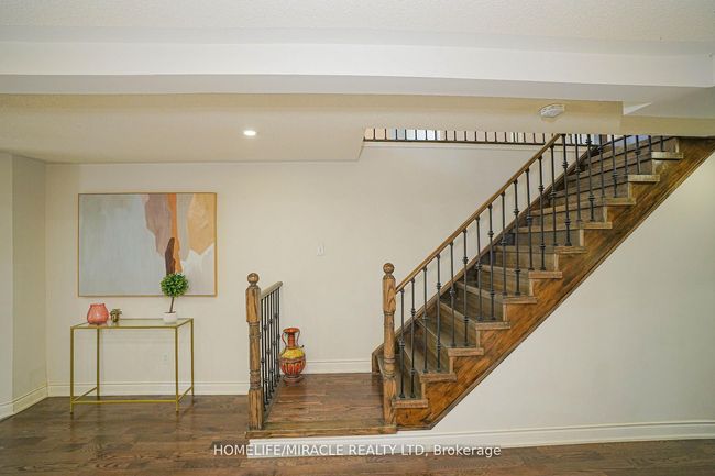23 Hollowgrove Blvd, House other with 6 bedrooms, 5 bathrooms and 4 parking in Brampton ON | Image 14