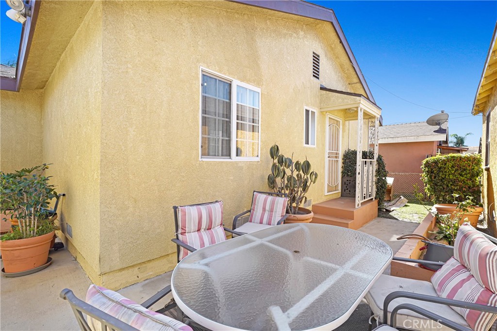 Residential Lease in Inglewood 4