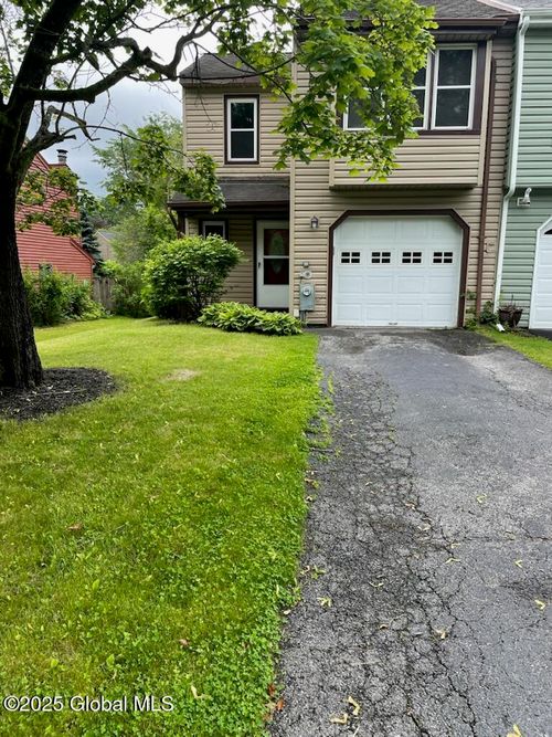 13 Lexington Dr, Clifton Park, NY, 12065-7521 | Card Image