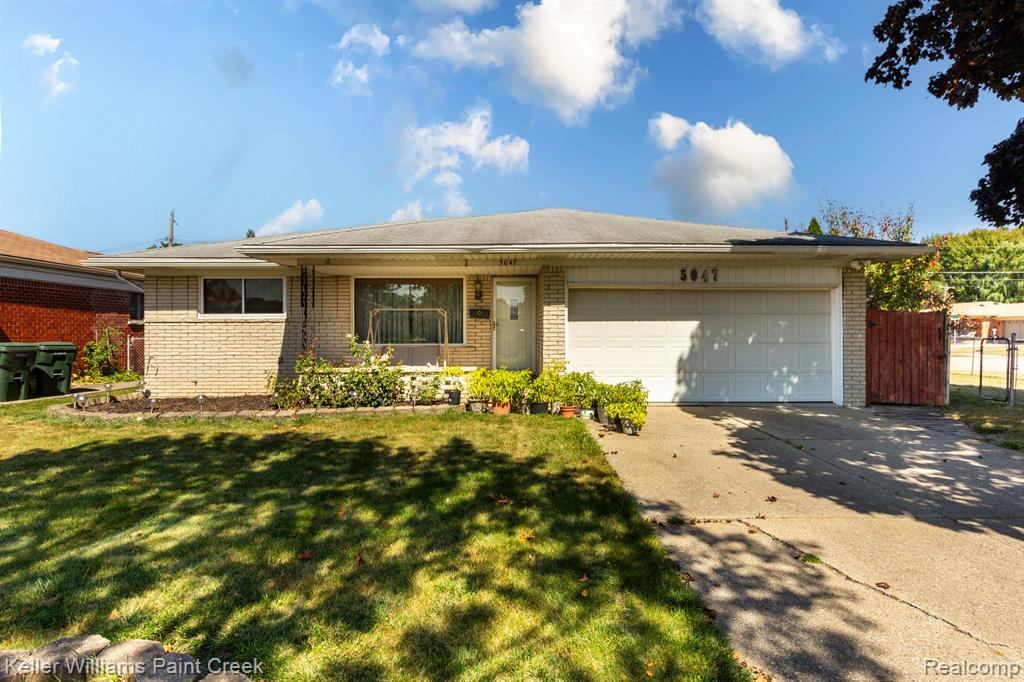 Fleming Ct, Sterling Heights, MI 48310