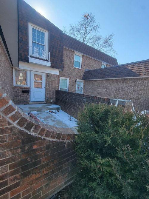 17W747 Standish Ln, Villa Park, IL, 60181-3729 | Card Image