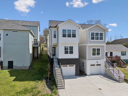 2212 18th Ave N, Nashville, TN, 37208-1107 | Card Image