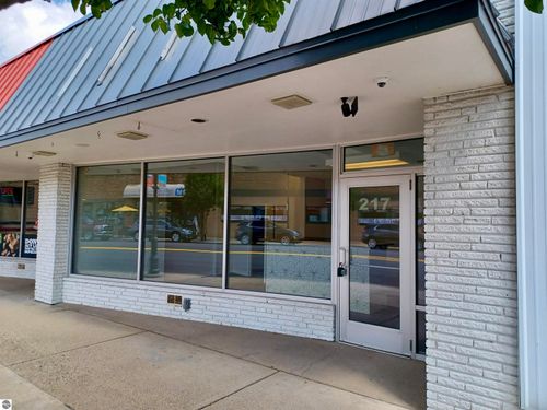 217 Maple St, Big Rapids, MI, 49307-1805 | Card Image
