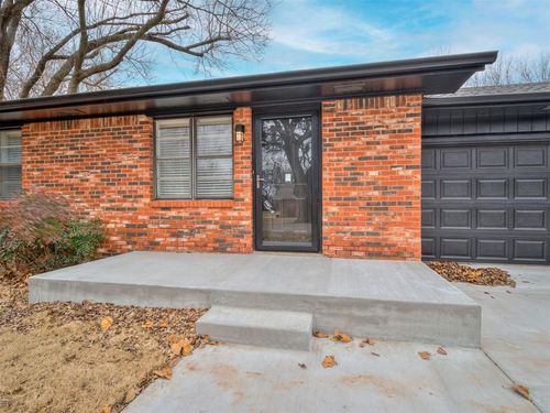 221 Sw 6th St, Blanchard, OK, 73010-5205 | Card Image