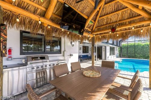 580 Tripoli Ct, MARCO ISLAND, FL, 34145-3835 | Card Image
