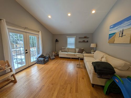 18 Nickerson Rd, Bedford, MA, 01730-1636 | Card Image