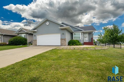 7425 W 52nd St Street, Sioux Falls, SD, 57106 | Card Image