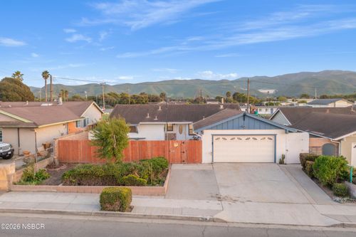 1504 W Airport Ave, Lompoc, CA, 93436-3802 | Card Image