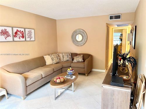 2042-2042 Newcastle C, Boca Raton, FL, 33434-4634 | Card Image