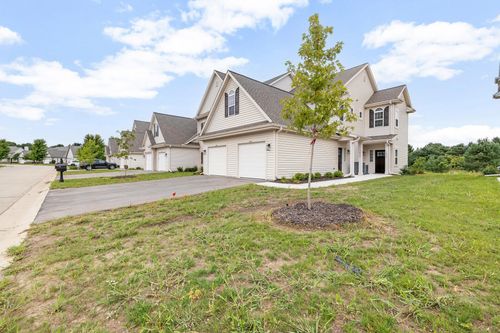 1870 Woodland Way, Slinger, WI, 53086-9090 | Card Image