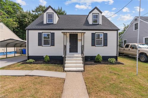 9222 Phillip Ave, Norfolk, VA, 23503-2728 | Card Image