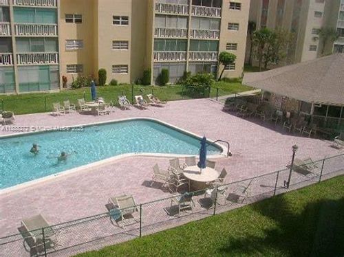 apt-308-610 Ne 12th Ave, Hallandale Beach, FL, 33009-3654 | Card Image