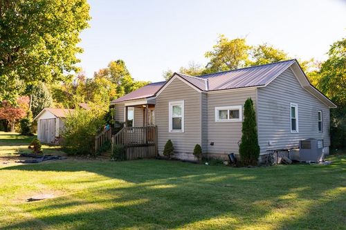 303 W Stewart Ave, Monterey, TN, 38574-1328 | Card Image