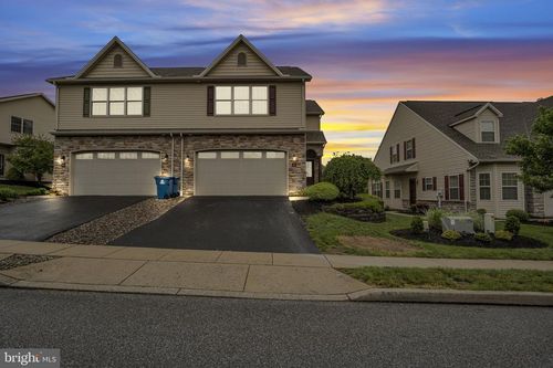 24 Crest Vw, Carlisle, PA, 17013-9690 | Card Image