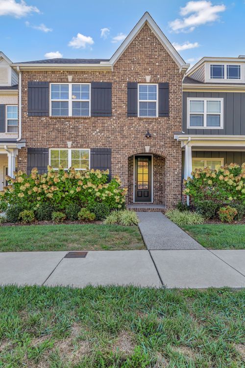 988 Cherry Grove Dr, Hendersonville, TN, 37075-1566 | Card Image