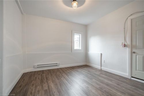 3-524 King St E, Hamilton, ON, L8N1E2 | Card Image