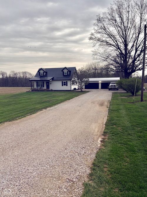 8989 S County Road 825 W, Reelsville, IN, 46171-8912 | Card Image