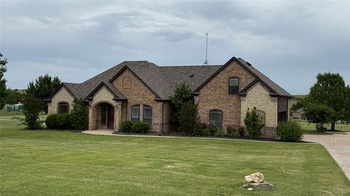 124 Heritage Pkwy W, Decatur, TX, 76234-8355 | Card Image