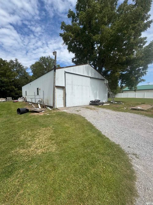 605 S Linda Ln, North Webster, IN, 46555-9221 | Card Image