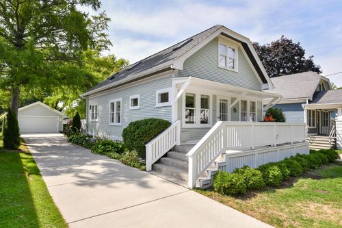 7031 St James Street, Wauwatosa, WI, 53213 | Card Image