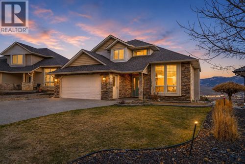 1872 Red Tail Cres, Kamloops, BC, V2B8S9 | Card Image