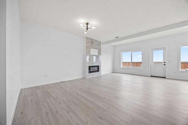 501 Corner Meadows Way Ne, House other with 3 bedrooms, 3 bathrooms and 4 parking in Calgary AB | Image 14