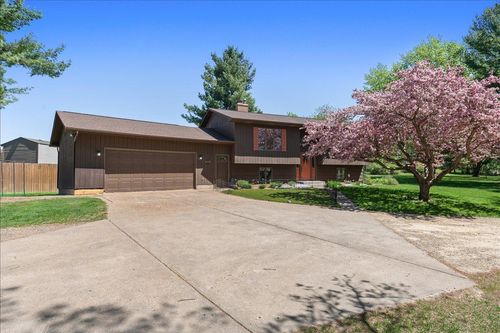 1382 168th Ave, New Richmond, WI, 54017-6518 | Card Image
