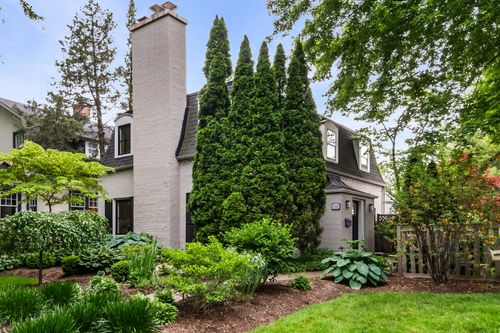 2766 Asbury Ave, Evanston, IL, 60201-1642 | Card Image
